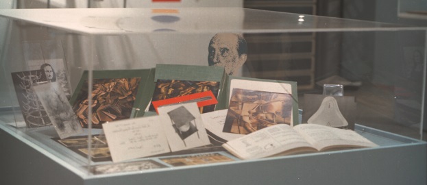 Information show: détournement pour rouge